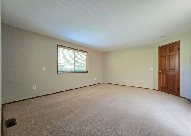 Building Photo - Bothell Home In Perfect Location!