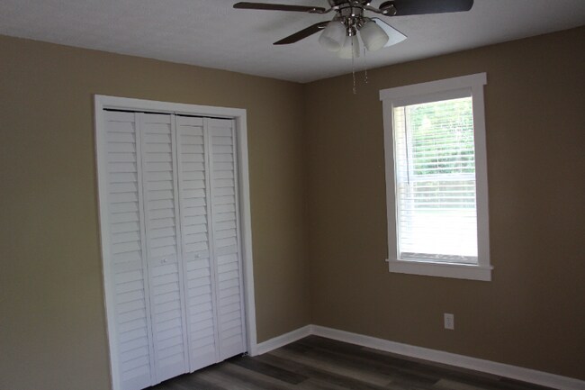 Building Photo - 505 Coventry Ct