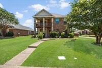 Building Photo - 1100 Camelot Dr