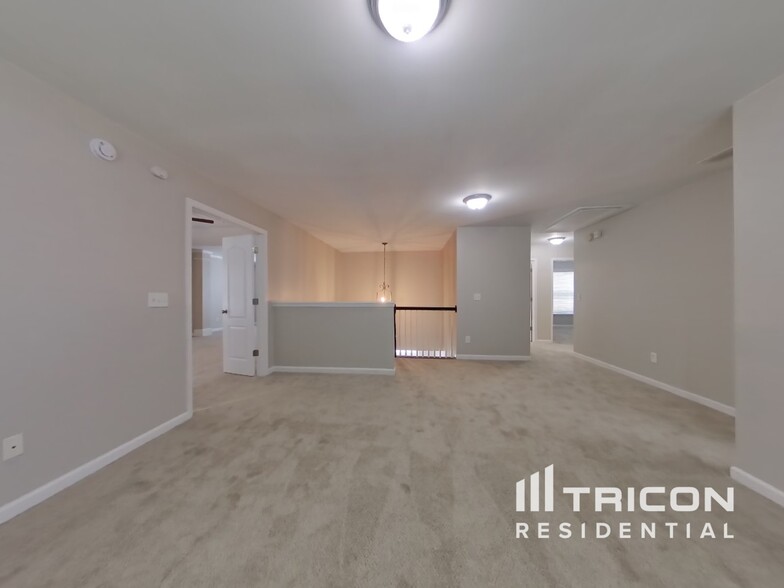 Building Photo - 3751 Lanier Dr