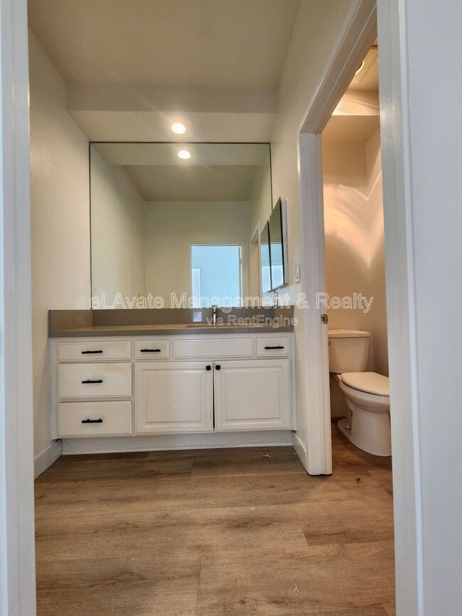 Building Photo - 14625 Dickens St