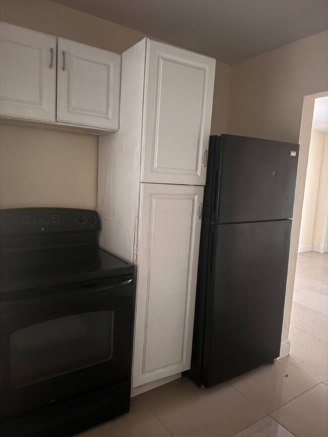 Building Photo - " 3 Bedroom 2 Bath Single Family Home in Prime Deerfield Beach Location!"