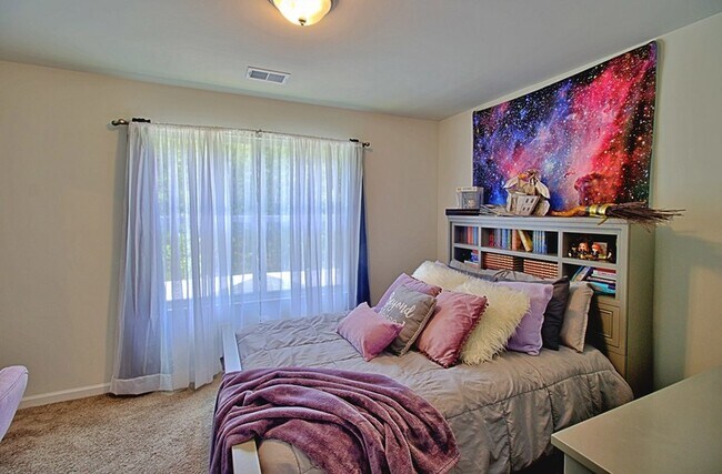 Building Photo - 147 Enclave Wy