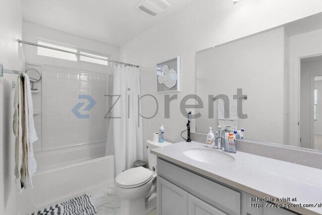 Building Photo - 202 Martos Ct