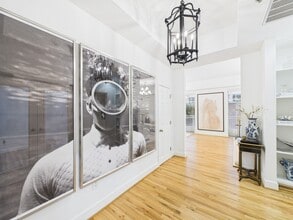 Building Photo - 2520 Robinhood St