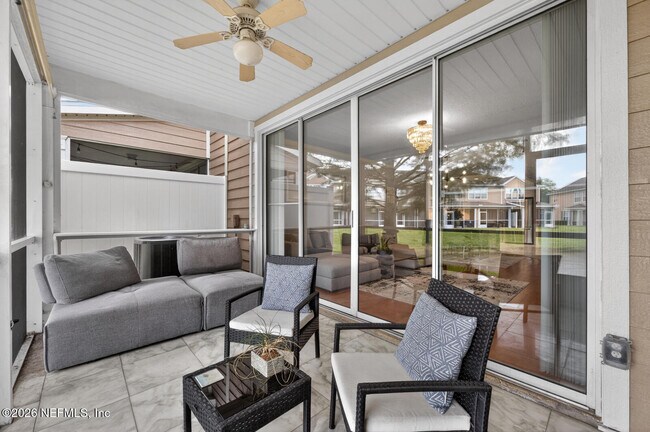 Building Photo - 4166 Highwood Dr