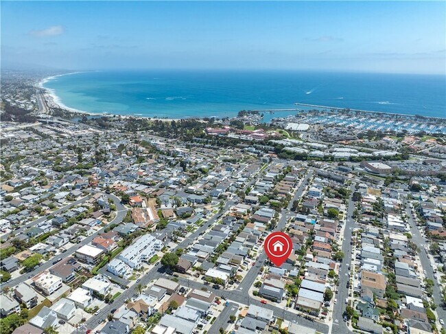 Building Photo - 33895 Alcazar Dr