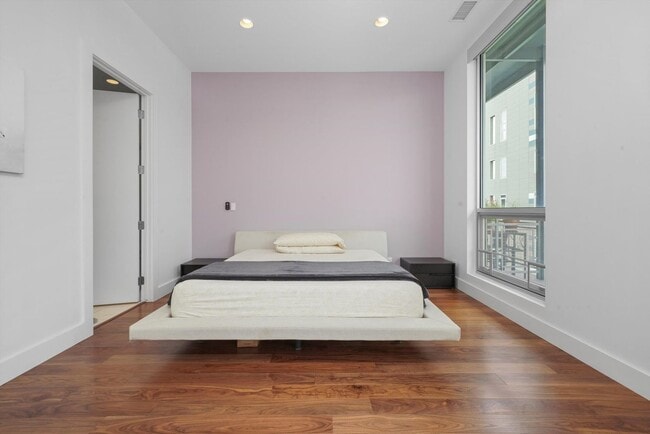 Building Photo - 128 S Aberdeen St