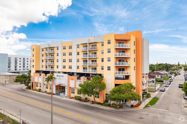 Building Photo - Biscayne Court Apartments