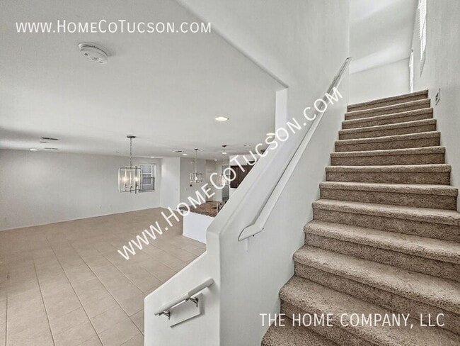 Building Photo - 7108 S Via Gaucho Viejo