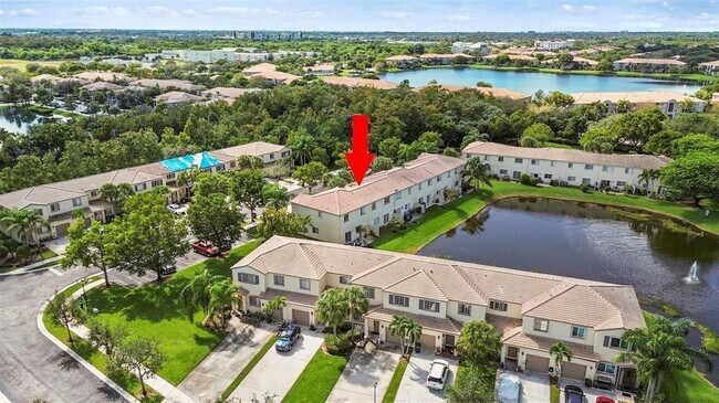 Building Photo - 4722 Lago Vista Dr