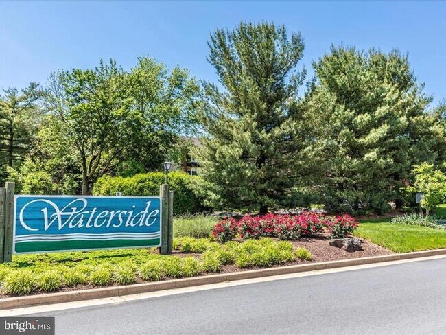 Building Photo - 8024 Hollow Reed Ct