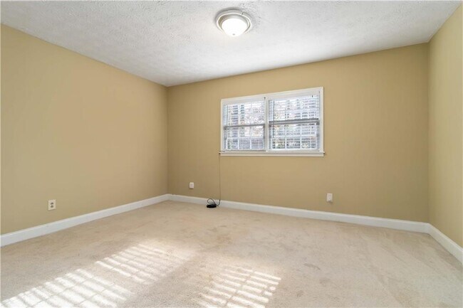 Building Photo - 888 Chartley Dr SW