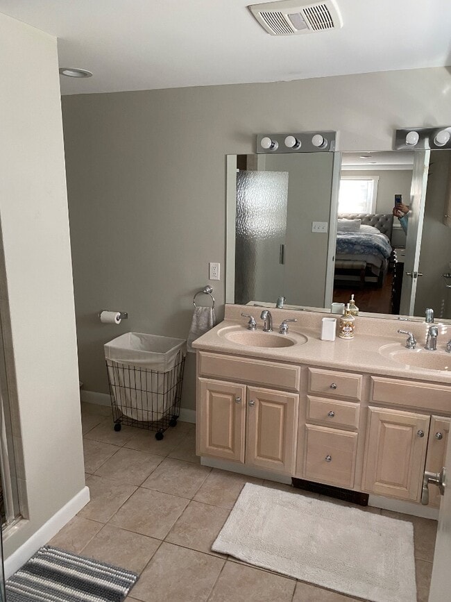 Building Photo - 67 Suncrest Terrace