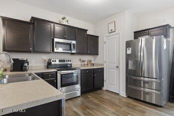 Building Photo - 104 Jaydn Dr E
