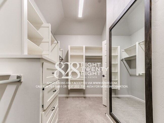 Building Photo - ABSOLUTELY STUNNING 4 BD/3 BATH HOME IN WI...