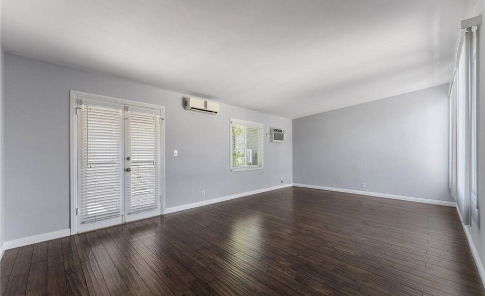 Building Photo - 1218 E Washington Blvd