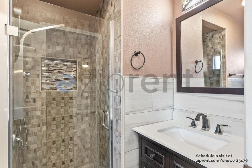 Building Photo - 1656 Messina Dr