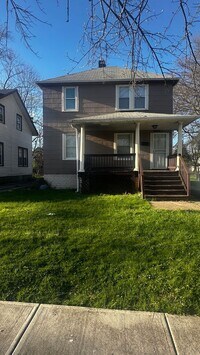 Building Photo - Nice Three Bedroom home