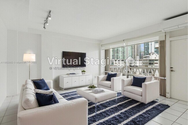 Building Photo - 1430 Brickell Bay Dr