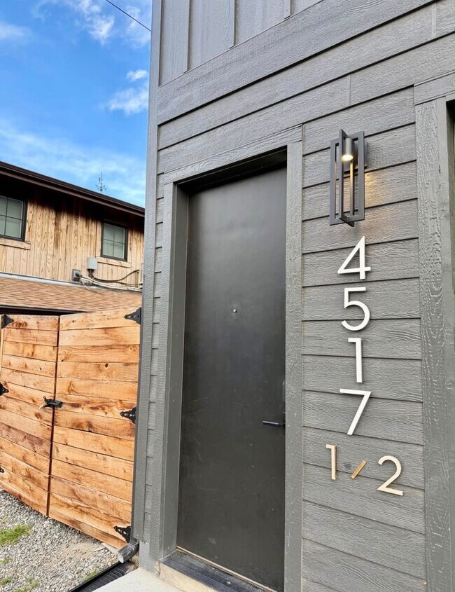 Building Photo - 4517 Perry St