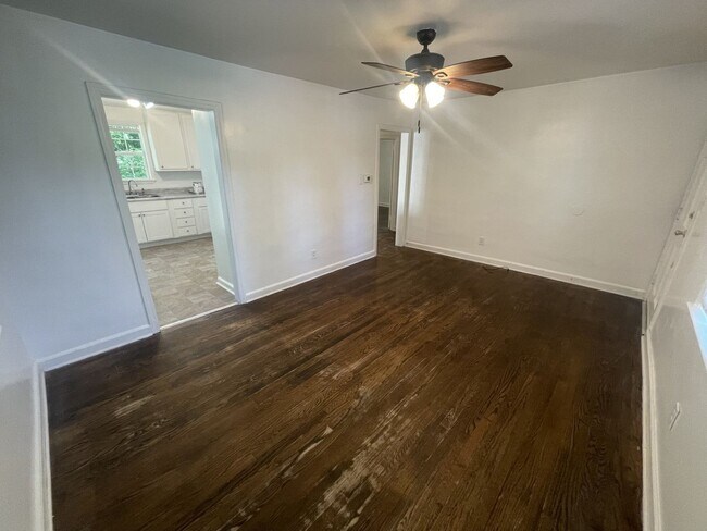 Building Photo - 2 bd 1 ba Detached house