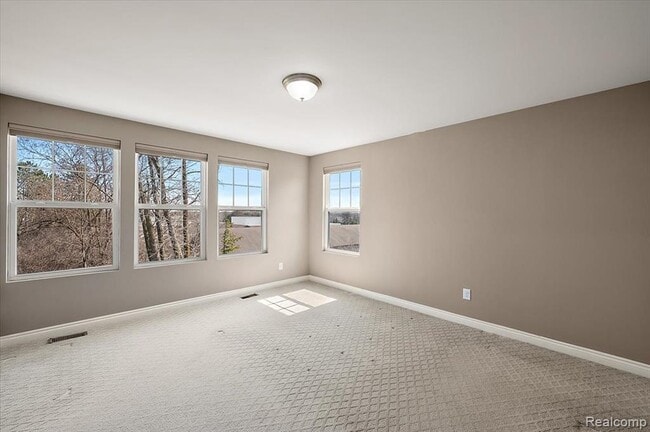 Building Photo - 2877 Hartwick Dr