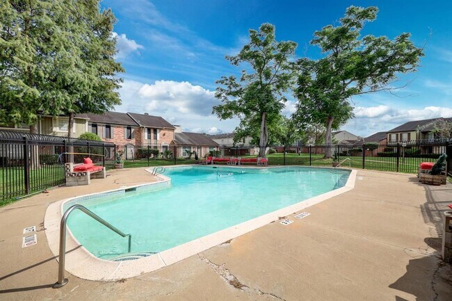 Building Photo - 10627 Sandpiper Dr