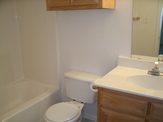Building Photo - 40100-3105