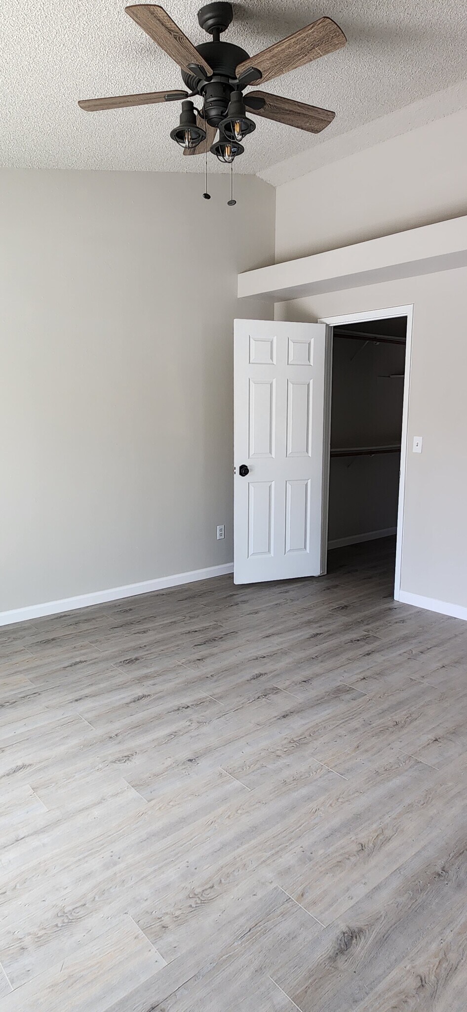 Building Photo - 4305 Mattnick Dr
