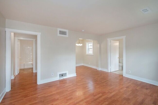 Building Photo - Charming Historic East Nash 3Bed/2Bath!