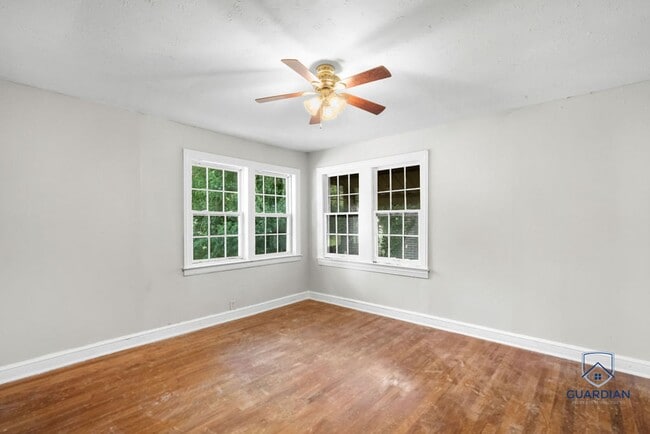 Building Photo - 2 bedroom 1 bath home located near Gadsden...
