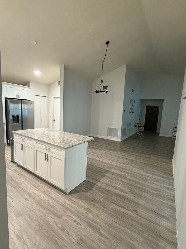 Building Photo - 11827 Hickorynut Dr