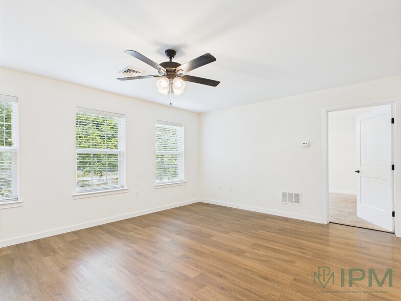 Building Photo - 2585 Emma Ln