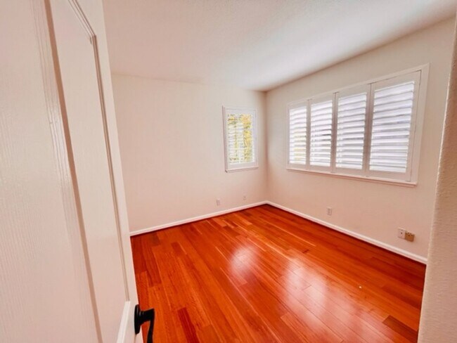 Building Photo - Move-in Ready 3BD/2.5BA, Two-Story Home in Stony Brook in Downtown Danville