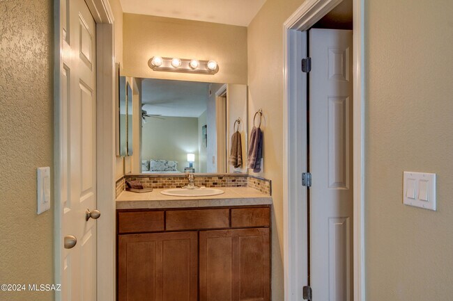 Building Photo - 6651 N Campbell Ave