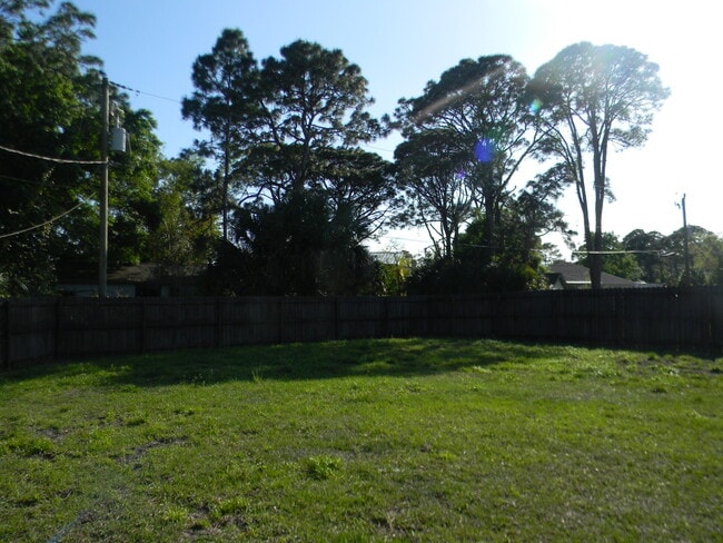 Building Photo - 1588 Ranger Rd SE