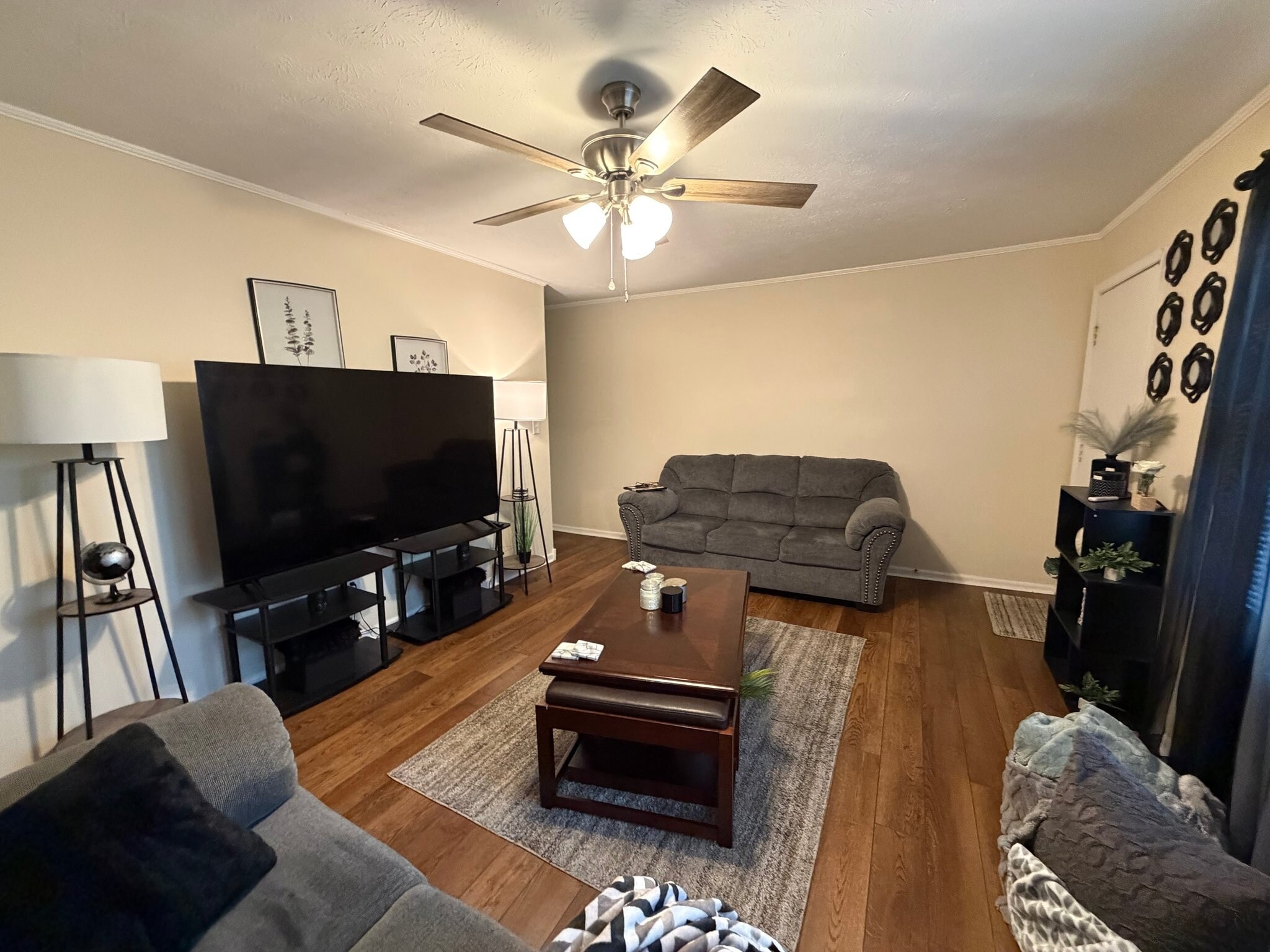 Building Photo - 1310 Davis Ave