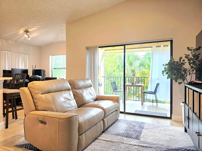 Building Photo - 9999 Summerbreeze Dr