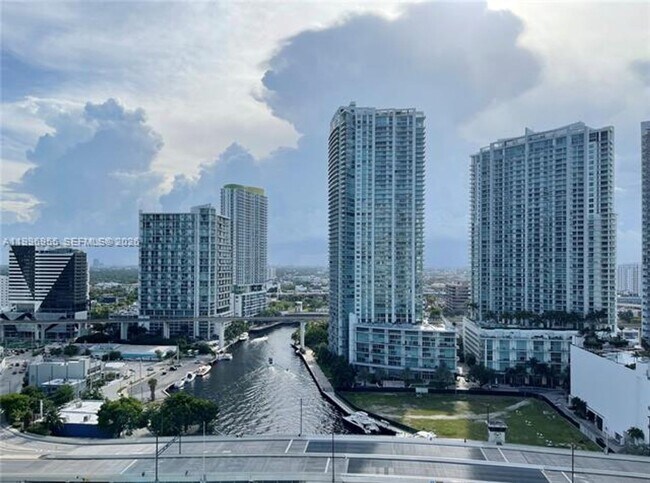 Building Photo - 31 SE 5th St