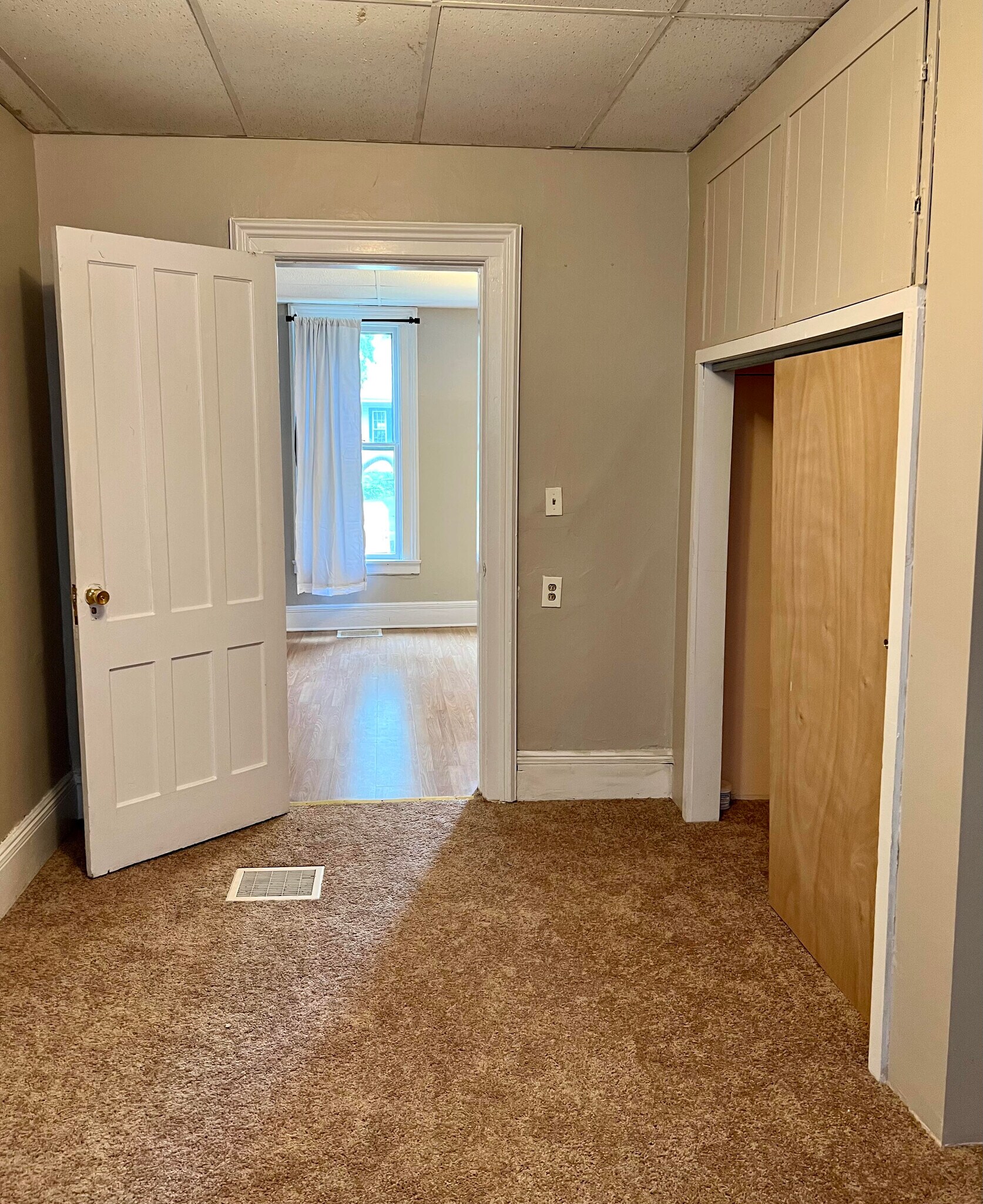 Bedroom - 300 S William St