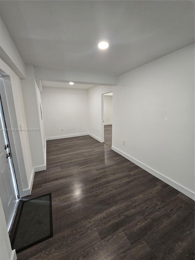 Building Photo - 1629 SW 6th St