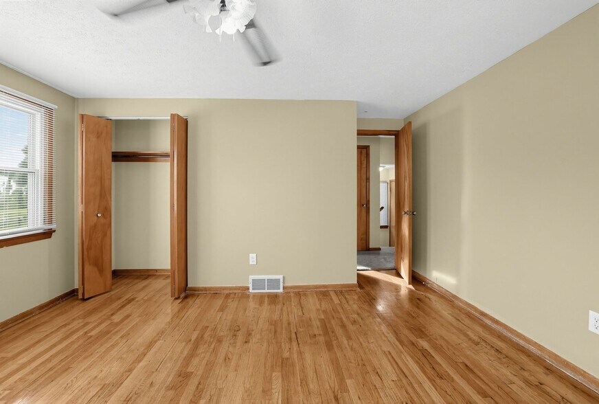 Building Photo - 3190 Ashwood Rd