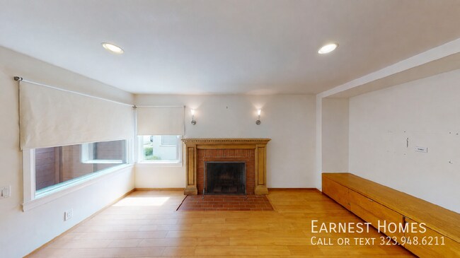 Building Photo - 2577 S Bundy Dr
