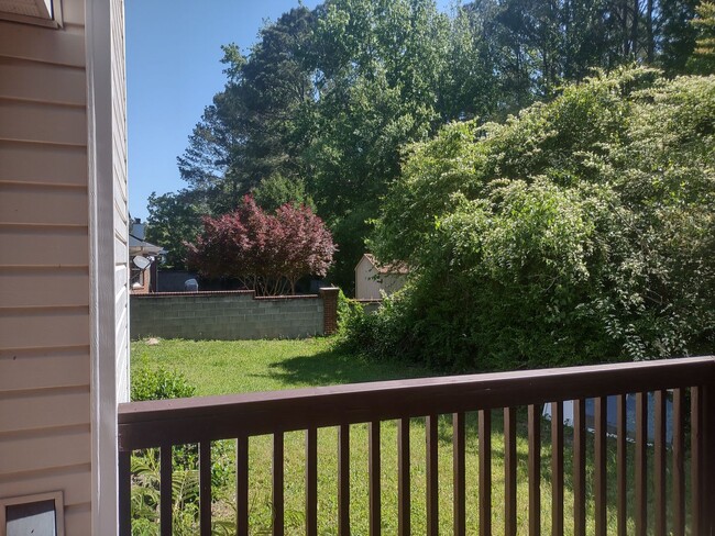 Building Photo - Wonderful Three Bedroom Home in Northeast ...