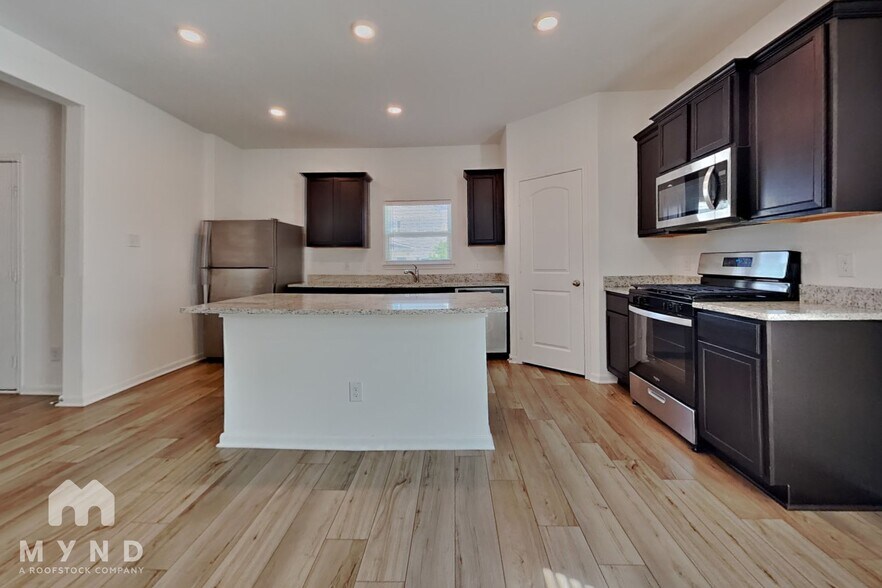 Building Photo - 10832 Quinn Ct