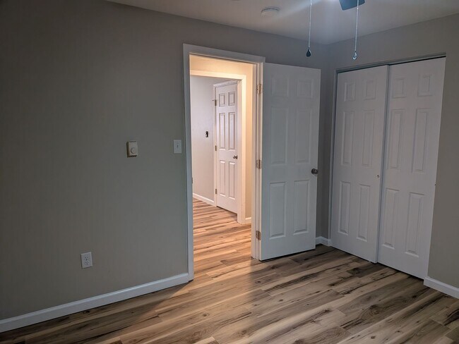 Building Photo - 1071 Kathryn