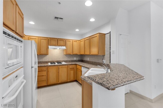 Building Photo - 63 E Agate Ave