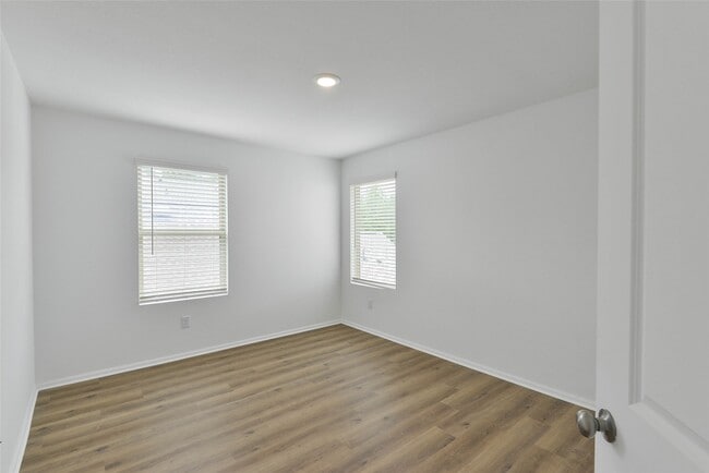 Building Photo - 3015 Wedgewood Cv Wy