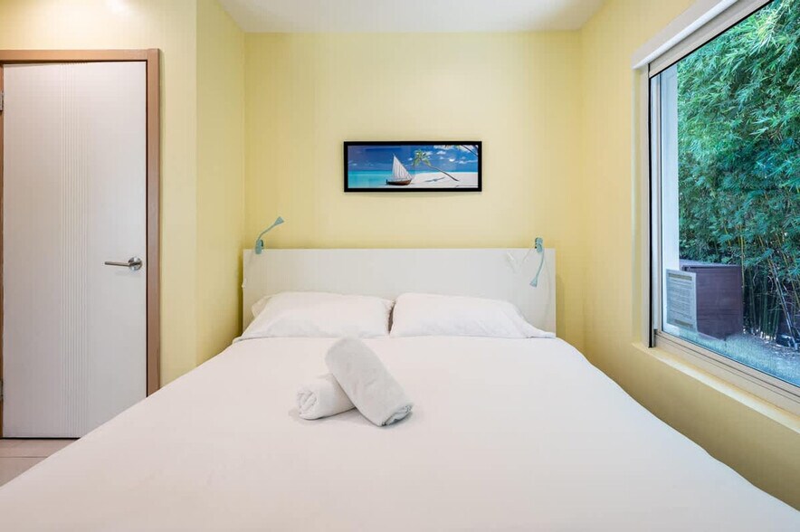 Building Photo - 334 Oregon St